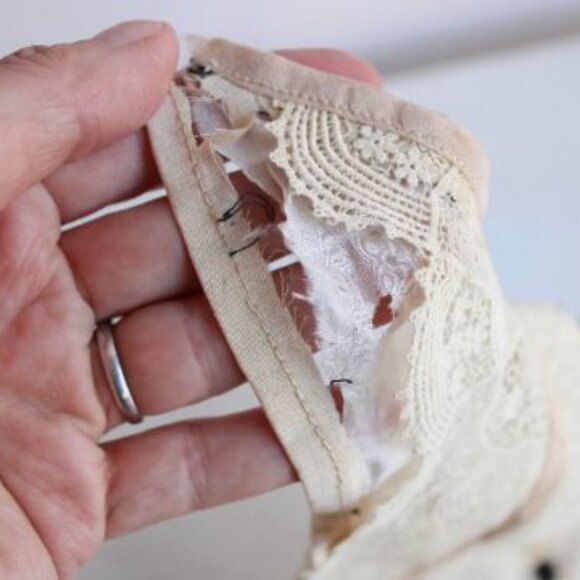 Antique 1900s Blouse Front, 1910s 1920s Ivory Silk Lace Appliques Approx 14" - Picture 9 of 11